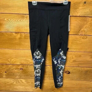 Shape women’s black camo print‎  leggings L athletic wear running workout yoga